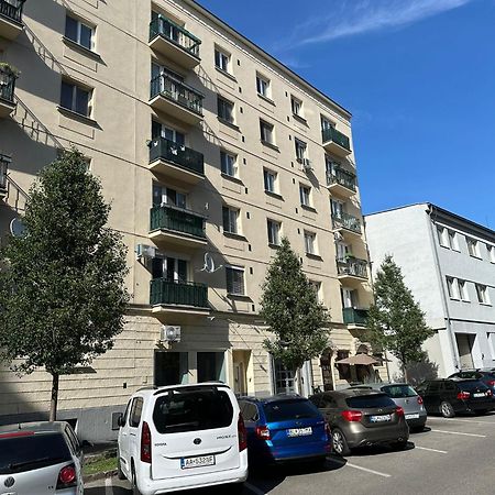Brand New, Design Apartment Jojo, Oldtown, Balcony, Ac براتسيلافا المظهر الخارجي الصورة