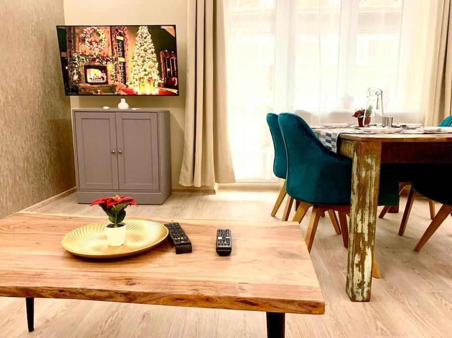 Brand New, Design Apartment Jojo, Oldtown, Balcony براتسيلافا المظهر الخارجي الصورة