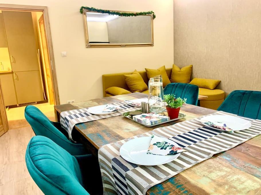Brand New, Design Apartment Jojo, Oldtown, Balcony براتسيلافا المظهر الخارجي الصورة