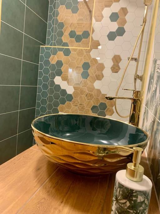 Brand New, Design Apartment Jojo, Oldtown, Balcony براتسيلافا المظهر الخارجي الصورة