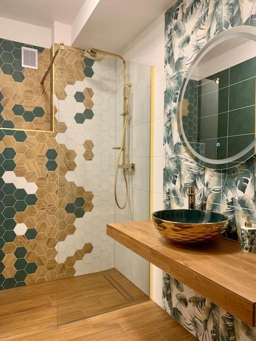Brand New, Design Apartment Jojo, Oldtown, Balcony براتسيلافا المظهر الخارجي الصورة