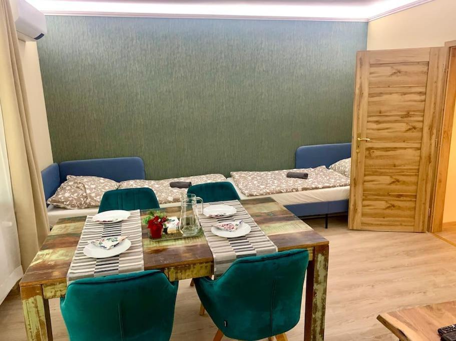 Brand New, Design Apartment Jojo, Oldtown, Balcony, Ac براتسيلافا المظهر الخارجي الصورة